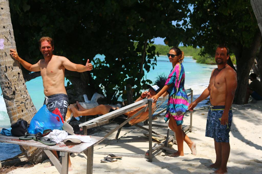 A Pousada Natural Surf House Himmafushi Exterior foto